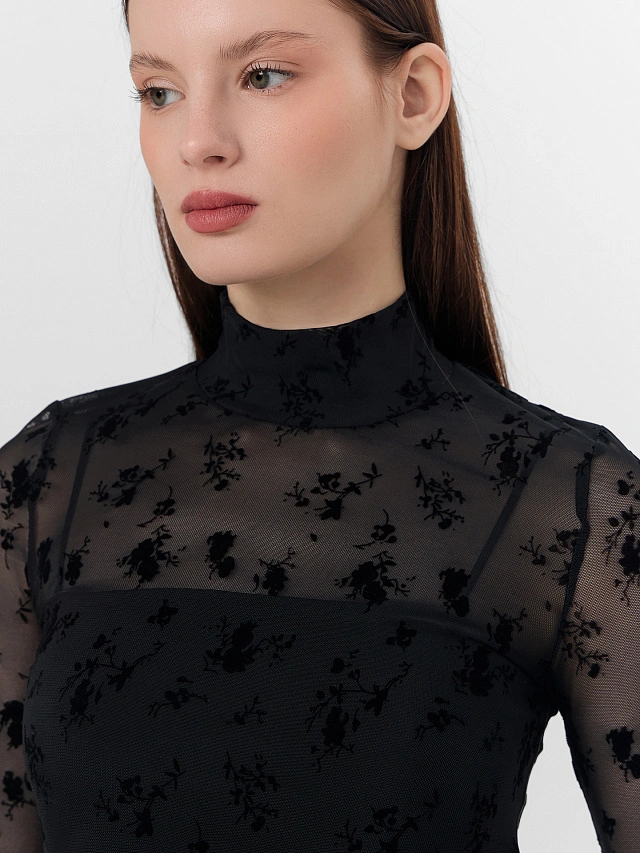 Джемпер женский черный из сетки с цветочным принтом - 5