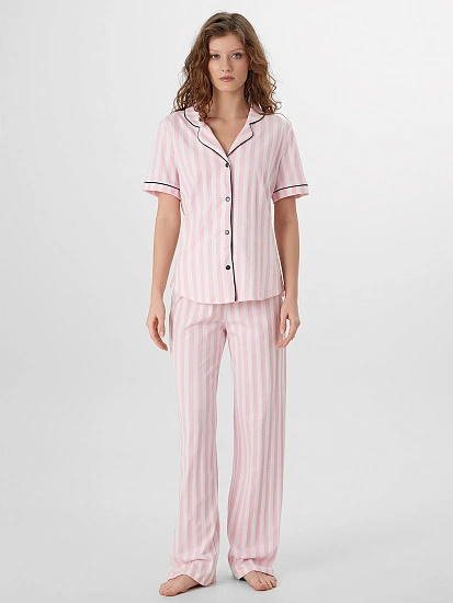 картинка Комплект домашний женский в розовую полоску от магазина стильной одежды Mark Formelle