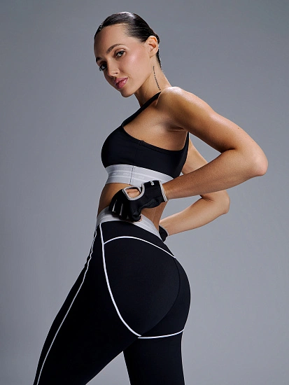 картинка Легинсы спортивные женские черные от магазина стильной одежды Mark Formelle