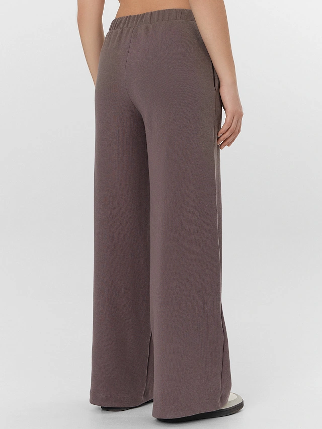 Комплект женский коричневый: джемпер и брюки - 5