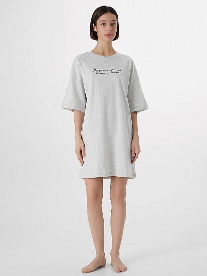 картинка Туника домашняя женская серая с надписью от магазина стильной одежды Mark Formelle