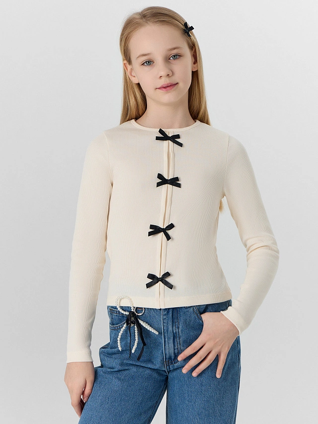 Джемпер для девочек молочный с декоративными бантиками - 5