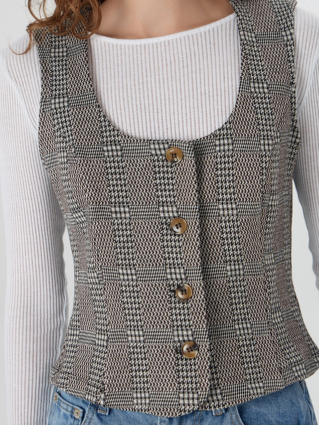 Жилет женский в клетку - 4