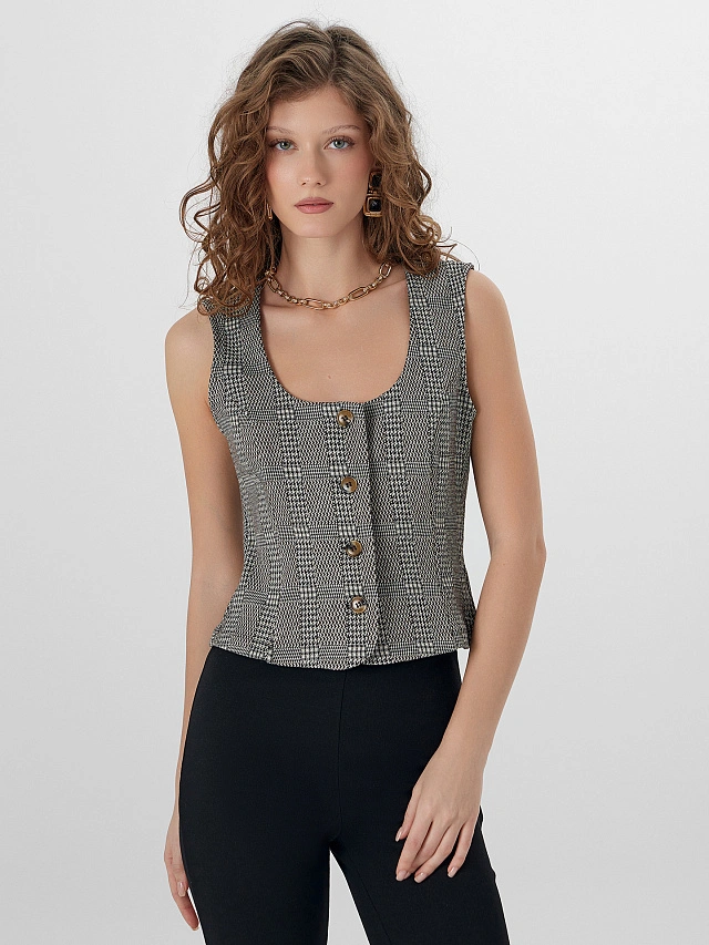 Жилет женский в клетку - 8