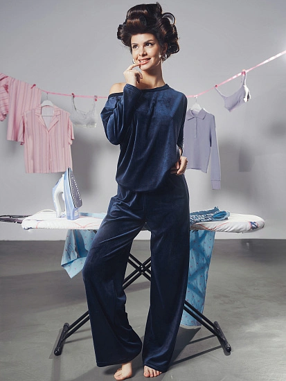 картинка Комплект домашний женский велюровый от магазина стильной одежды Mark Formelle