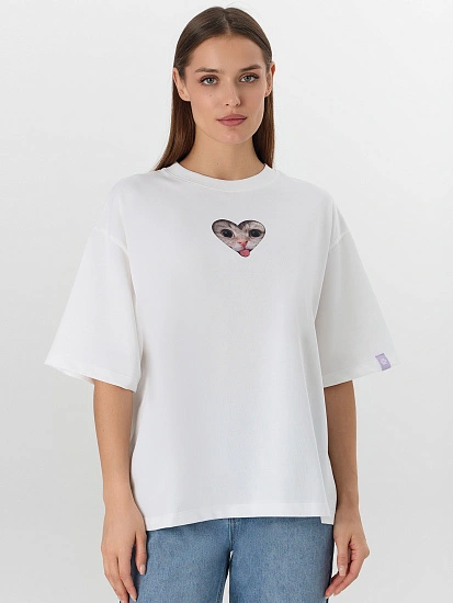картинка Футболка женская белая с принтом от магазина стильной одежды Mark Formelle