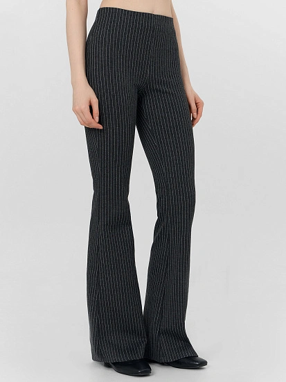 картинка Брюки клеш женские черные в полоску от магазина стильной одежды Mark Formelle