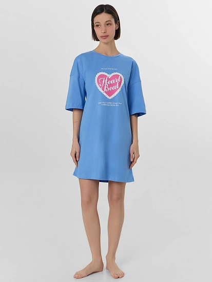картинка Туника домашняя женская синяя с надписью от магазина стильной одежды Mark Formelle