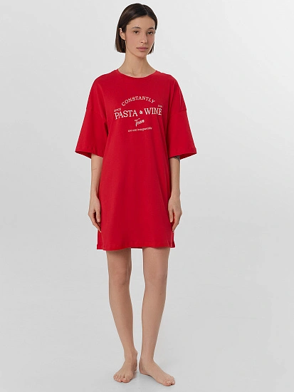 картинка Туника домашняя женская красная с надписью от магазина стильной одежды Mark Formelle