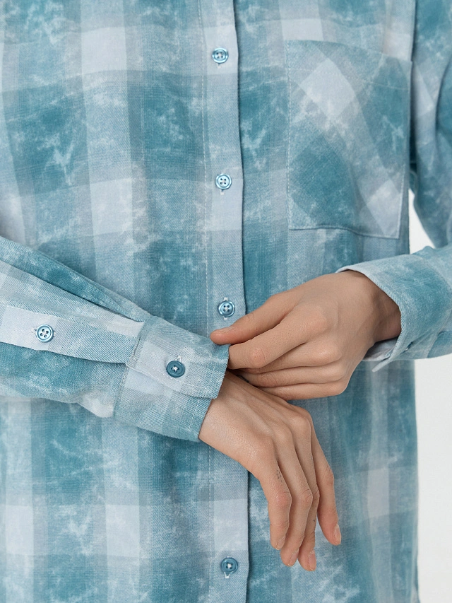 Рубашка женская голубая в клетку - 7