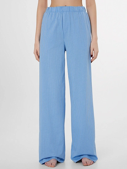 картинка Брюки домашние женские голубые в полоску с надписью от магазина стильной одежды Mark Formelle