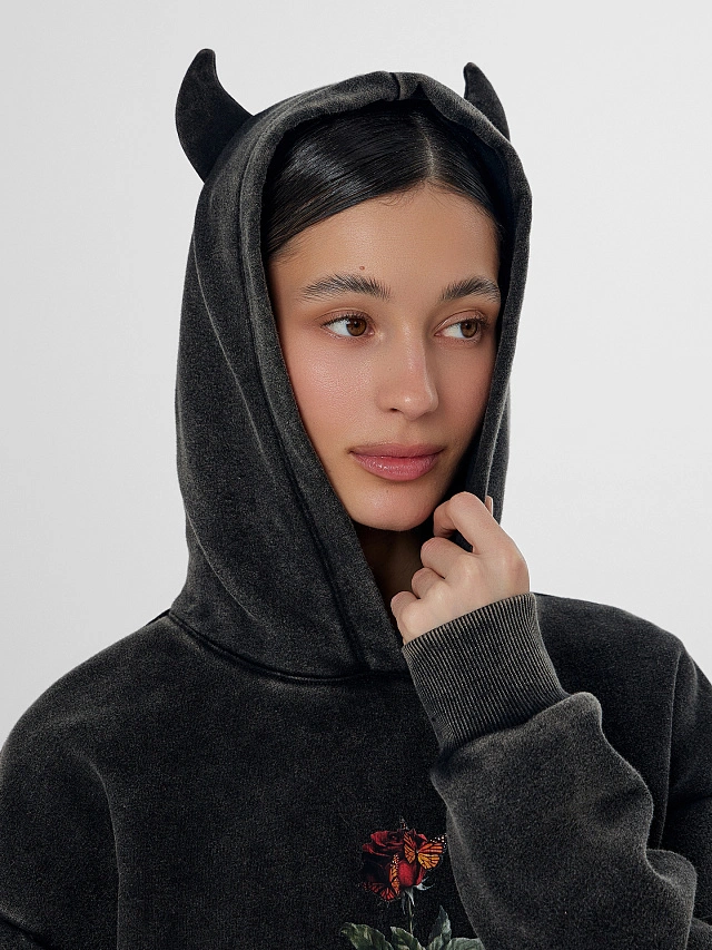 Теплое худи женское черное с начесом и декоративными "рожками" - 7