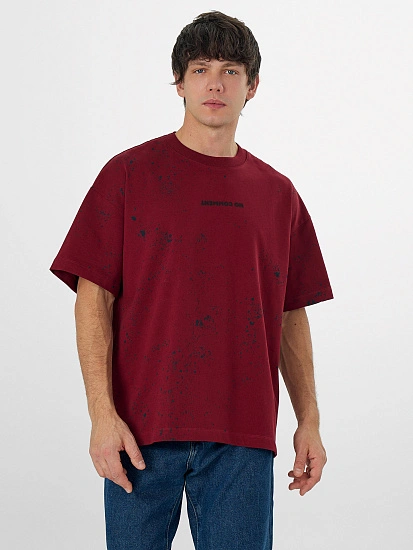 картинка Футболка мужская бордовая с надписью от магазина мужской одежды Mark Formelle