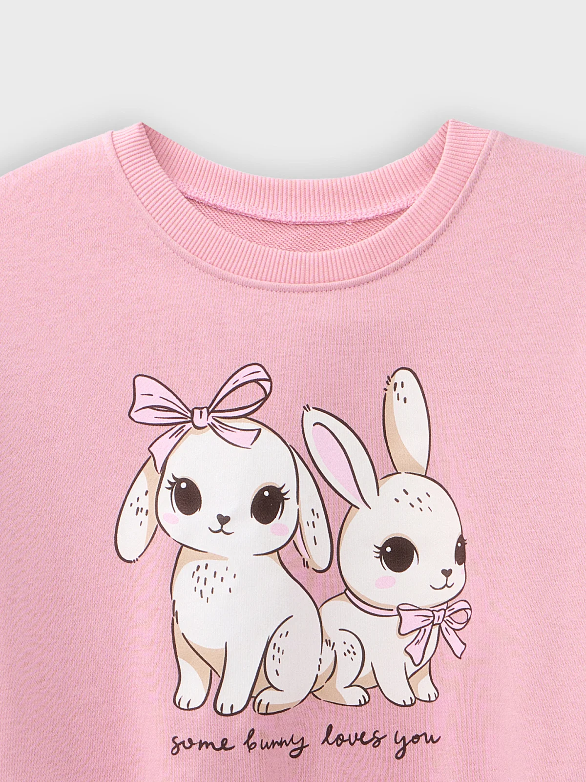 Свитшот для девочек розовый с надписью "Some bunny loves you" - 6