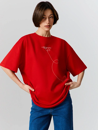 картинка Футболка женская оверсайз красная с надписью "Я ужасно тебя люблю ужасно" от магазина стильной одежды Mark Formelle