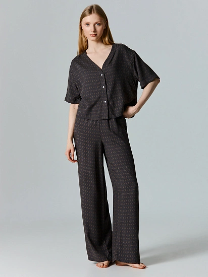 картинка Комплект домашний женский серый с узором от магазина стильной одежды Mark Formelle