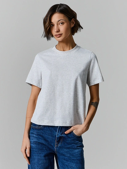 картинка Футболка базовая женская серая от магазина стильной одежды Mark Formelle