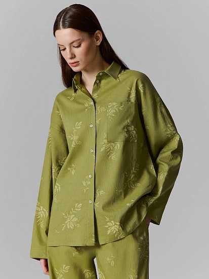 картинка Рубашка домашняя женская зеленая с цветочным принтом от магазина стильной одежды Mark Formelle