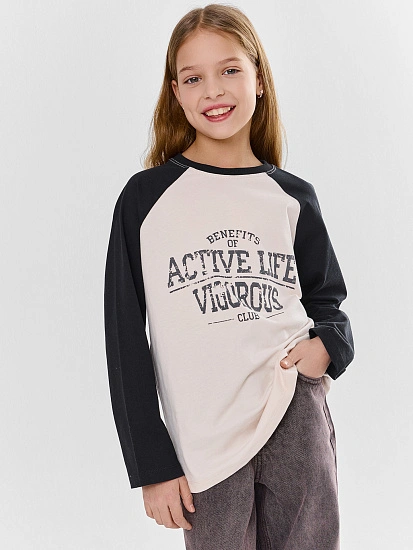 картинка Джемпер для девочек бежевый с контрастными рукавами от известного бренда одежды для девочек Mark Formelle