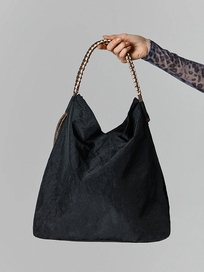 картинка Сумка повседневная женская черная от магазина стильной одежды Mark Formelle