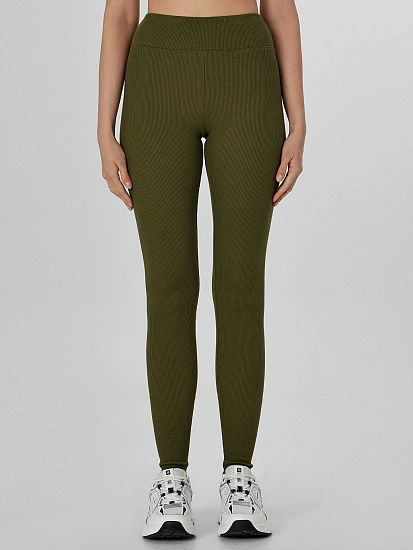 картинка Легинсы для девочек зеленые от известного бренда одежды для девочек Mark Formelle