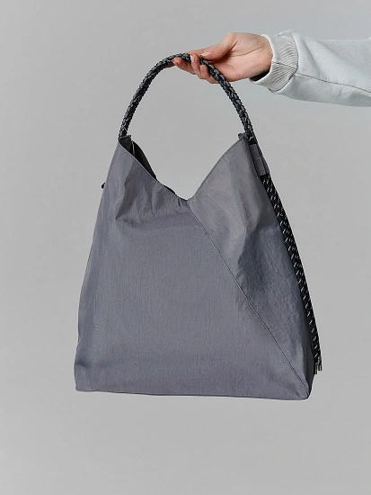 картинка Сумка повседневная женская серая от магазина стильной одежды Mark Formelle