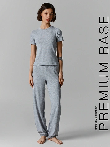 Комплект женский серый: джемпер и брюки джоггеры