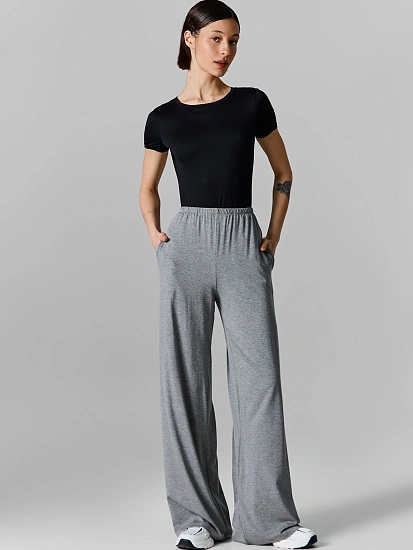 картинка БРЮКИ ЖЕНСКИЕ от магазина стильной одежды Mark Formelle