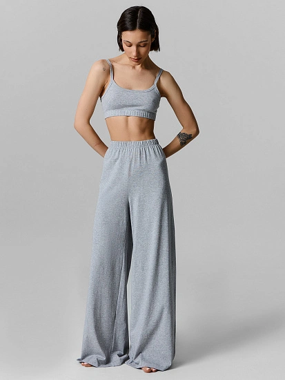 картинка КОМПЛЕКТ ЖЕНСКИЙ (ТОП, БРЮКИ) от магазина стильной одежды Mark Formelle