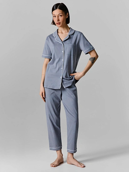 картинка Костюм домашний женский серый с цветочным принтом от магазина стильной одежды Mark Formelle