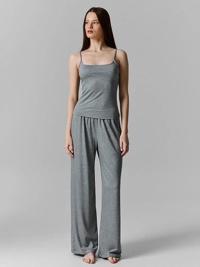 картинка КОМПЛЕКТ ЖЕНСКИЙ (ТОП, БРЮКИ) от магазина стильной одежды Mark Formelle