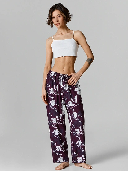 картинка Бриджи домашние женские с цветочным принтом от магазина стильной одежды Mark Formelle