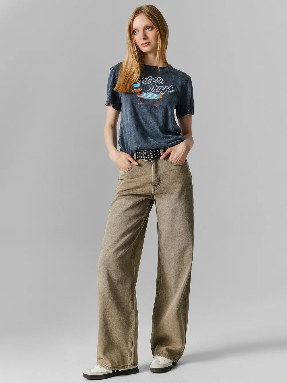 картинка Джинсы женские Baggy fit серые от магазина стильной одежды Mark Formelle