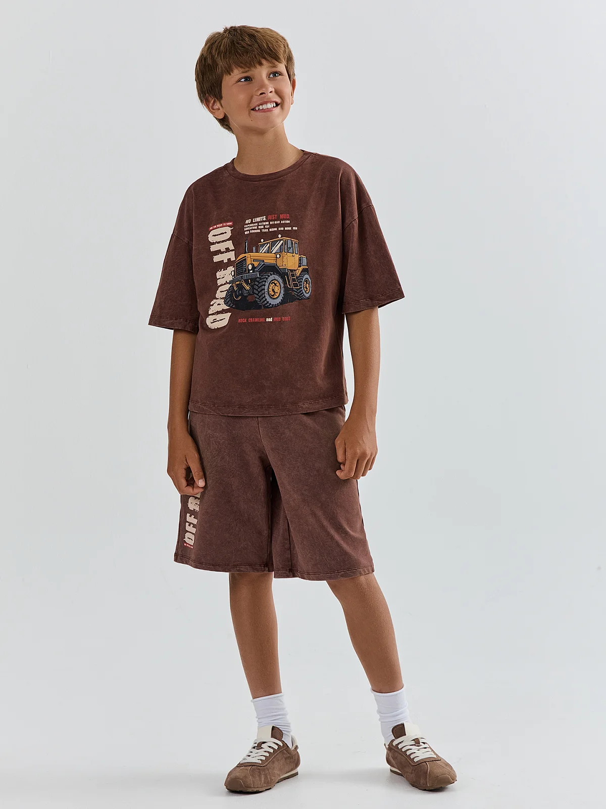 Комплект для мальчиков коричневый с обработкой эйсид